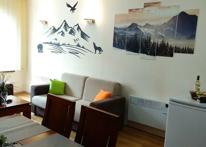 Apartment Pine Tree 2 - B7 *