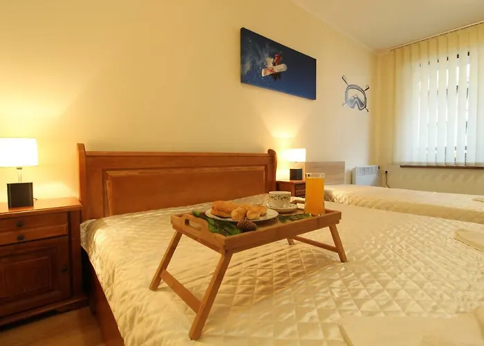 Apartment Pine Tree 2 - B7 *