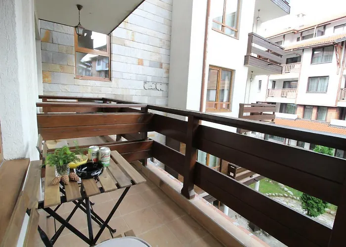 Pine Tree 2 - B7 * Banszko