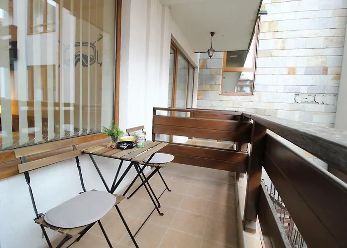 Apartment Pine Tree 2 - B7 *